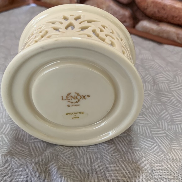 LENOX SET OF (2) Cream  Pierced  Cut Out Votive Candle Holder With Gold Trim - Picture 8 of 10